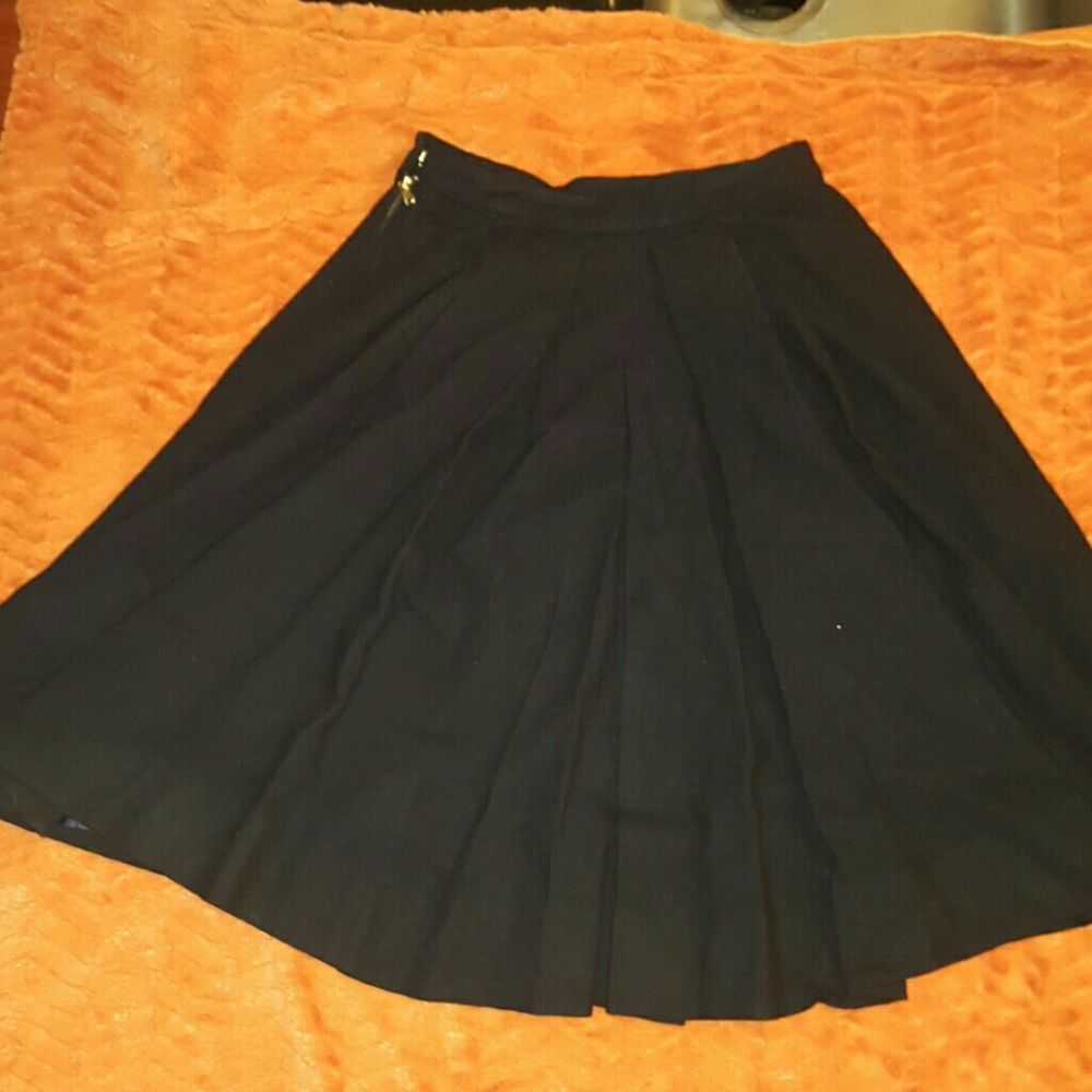 Marc by Marc Jacobs  quiet luxury  wool skirt